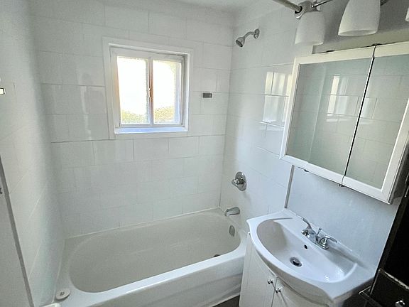 3rd image of 11235 117th St NW #9