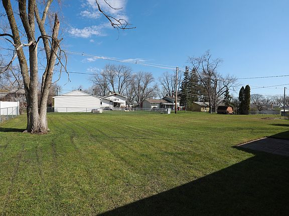 4th image of 600 Flagstaff Ln