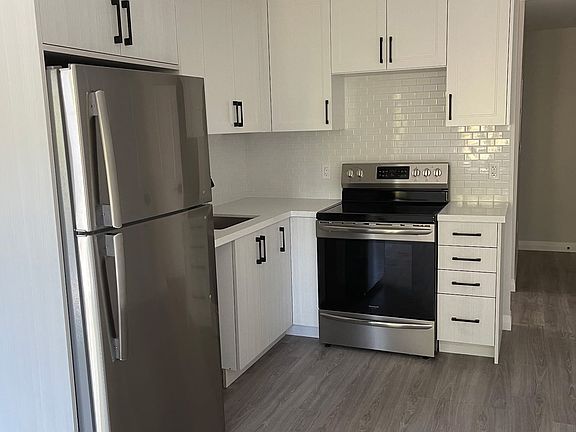 3rd image of 424 Ridge Rd N #207