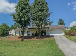 180 Meadow Rd, Friendsville, TN 37737
