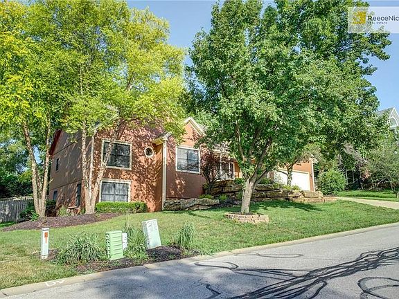 2nd image of 7626 Forest Park Dr