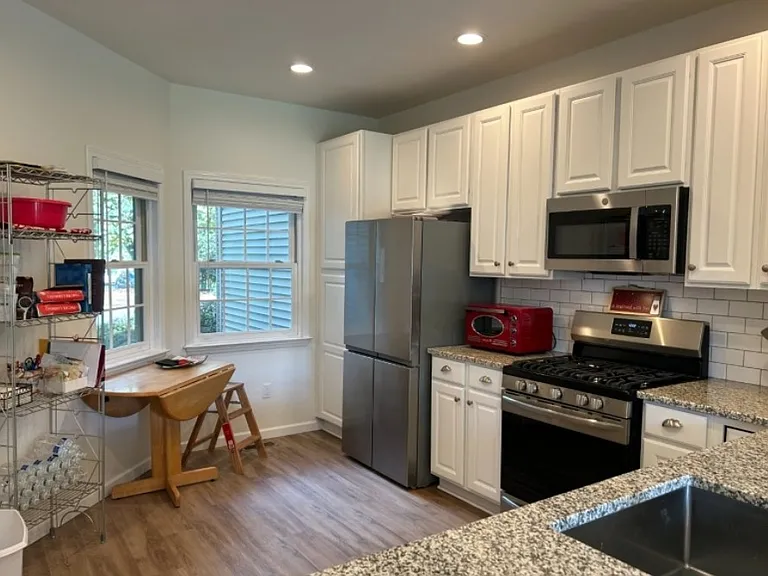 68 Kent Dr — Photo 4