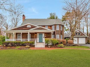 39 Oceanview Ave, Oakdale, NY 11769