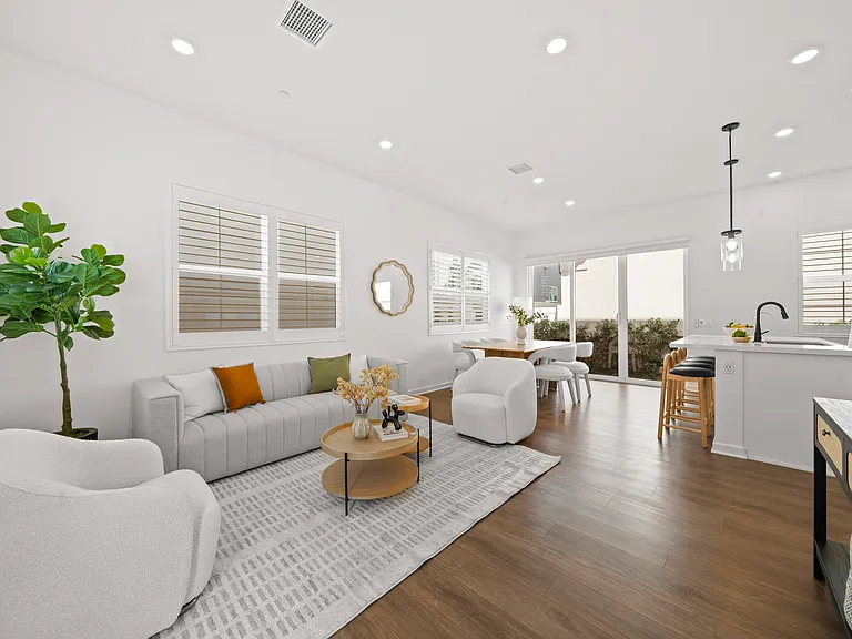 4451 S Bryant Paseo — Photo 4