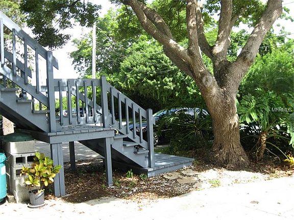 3rd image of 400 Ulelah Ave