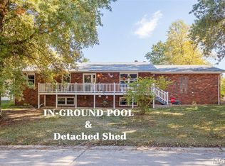 345 Valley Vw, Carlyle, IL 62231