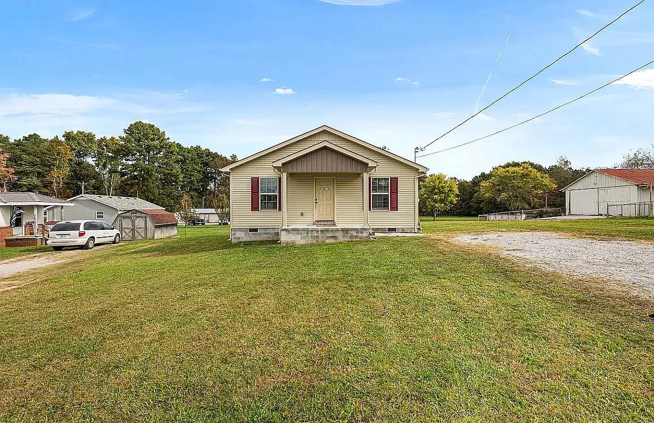 3 bed, 1218 sqft, $1,750 — Photo 1