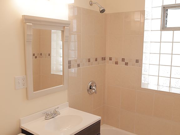 5th image of 5020 W School St