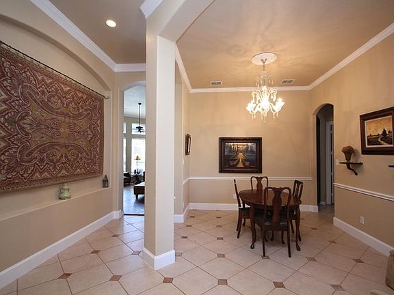 3rd image of 2206 Frio Dr