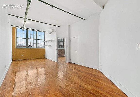 4th image of 239 Banker St APT 3B
