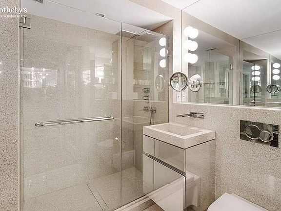 4th image of 530 Park Ave APT 16F