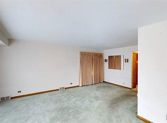 2nd image of 6117 N Moody Ave