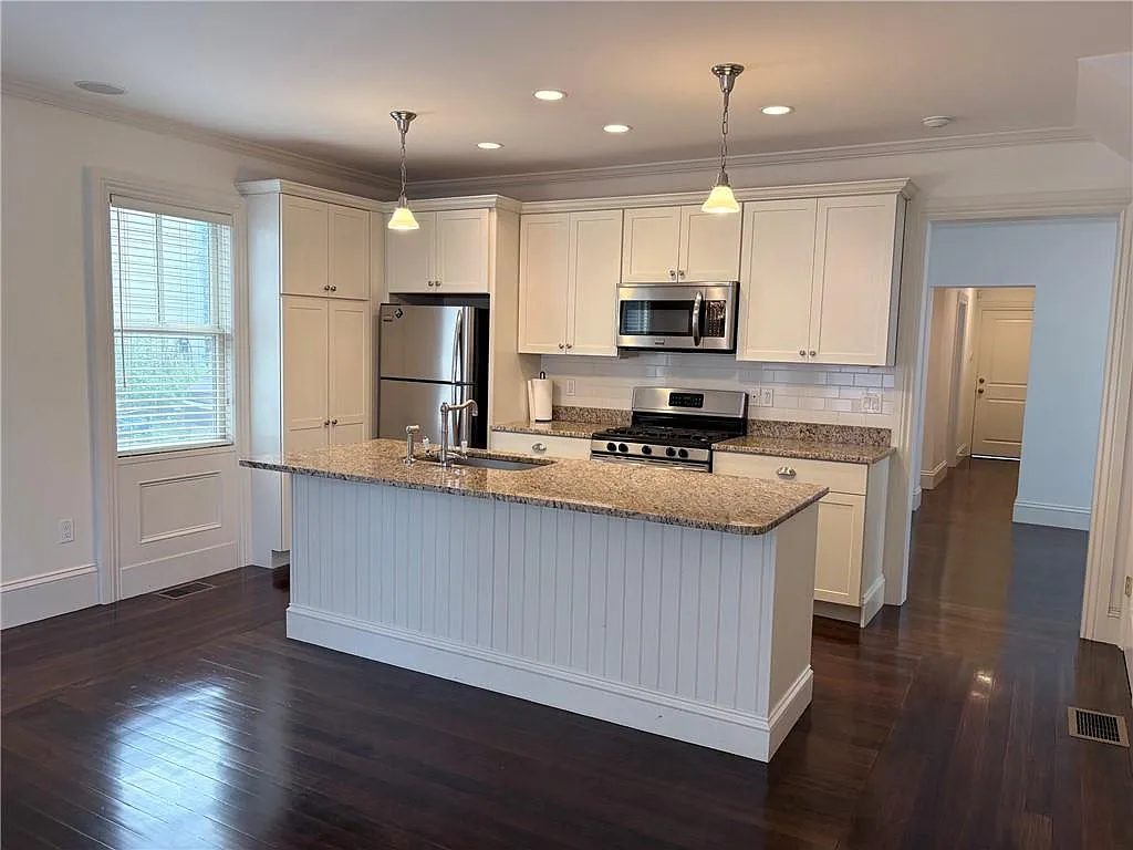 Sheldon Street Rentals — Photo 3