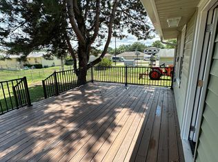 2018 SW Meadow Ln, Topeka, KS 66604