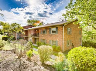 960 Chatham Park Dr APT B, Pittsburgh, PA 15216