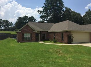 23 Tuscan Ln, Sumrall, MS 39482