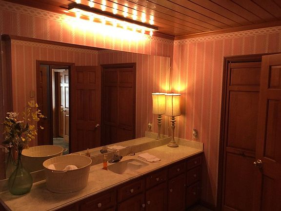 Secondary Bath
