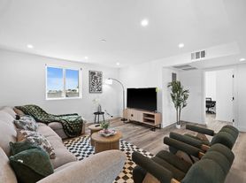 1377 W 36th Pl, Los Angeles, CA 90007