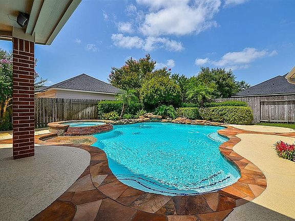 3rd image of 4515 Lake Pinkston Dr