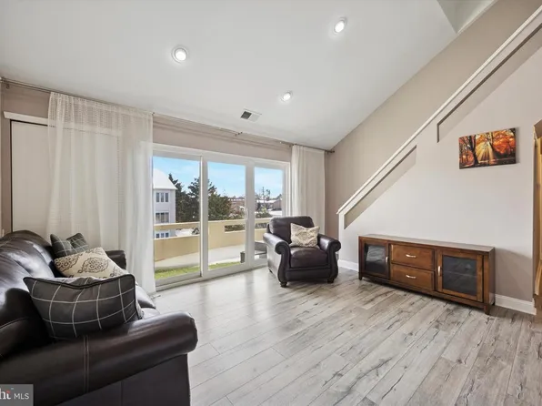 27 Bonnie Gellman Ct #B27, Philadelphia, PA 19114