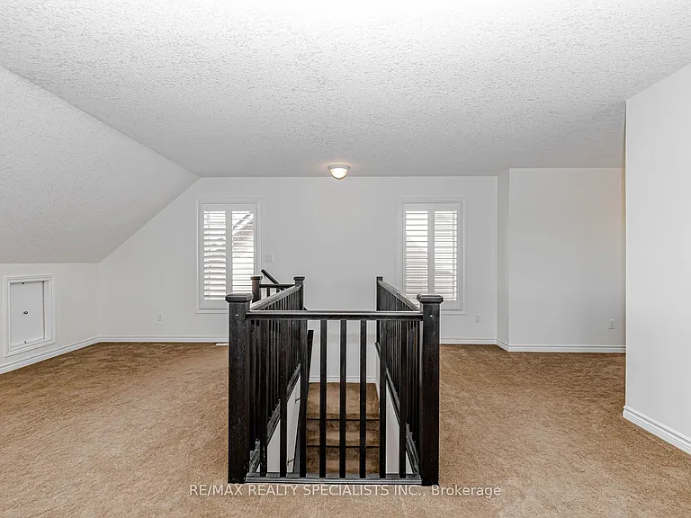 117 Norma Cres #MAIN UPPER — Photo 34