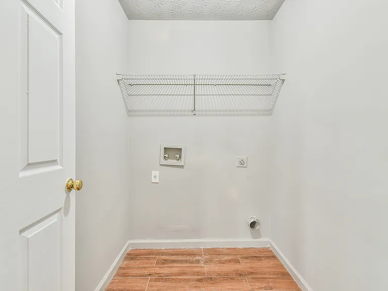 778 Roxholly Ln — Photo 34