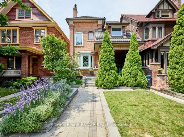 120 Grenadier Rd, Toronto, ON M6R 1R4
