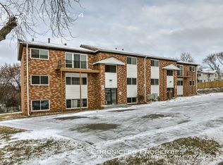 1410 N 45th St APT 4, Omaha, NE 68132