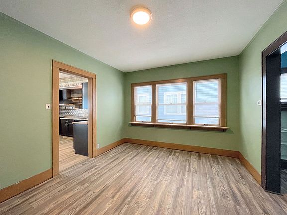 5th image of 102 E 17th Ave
