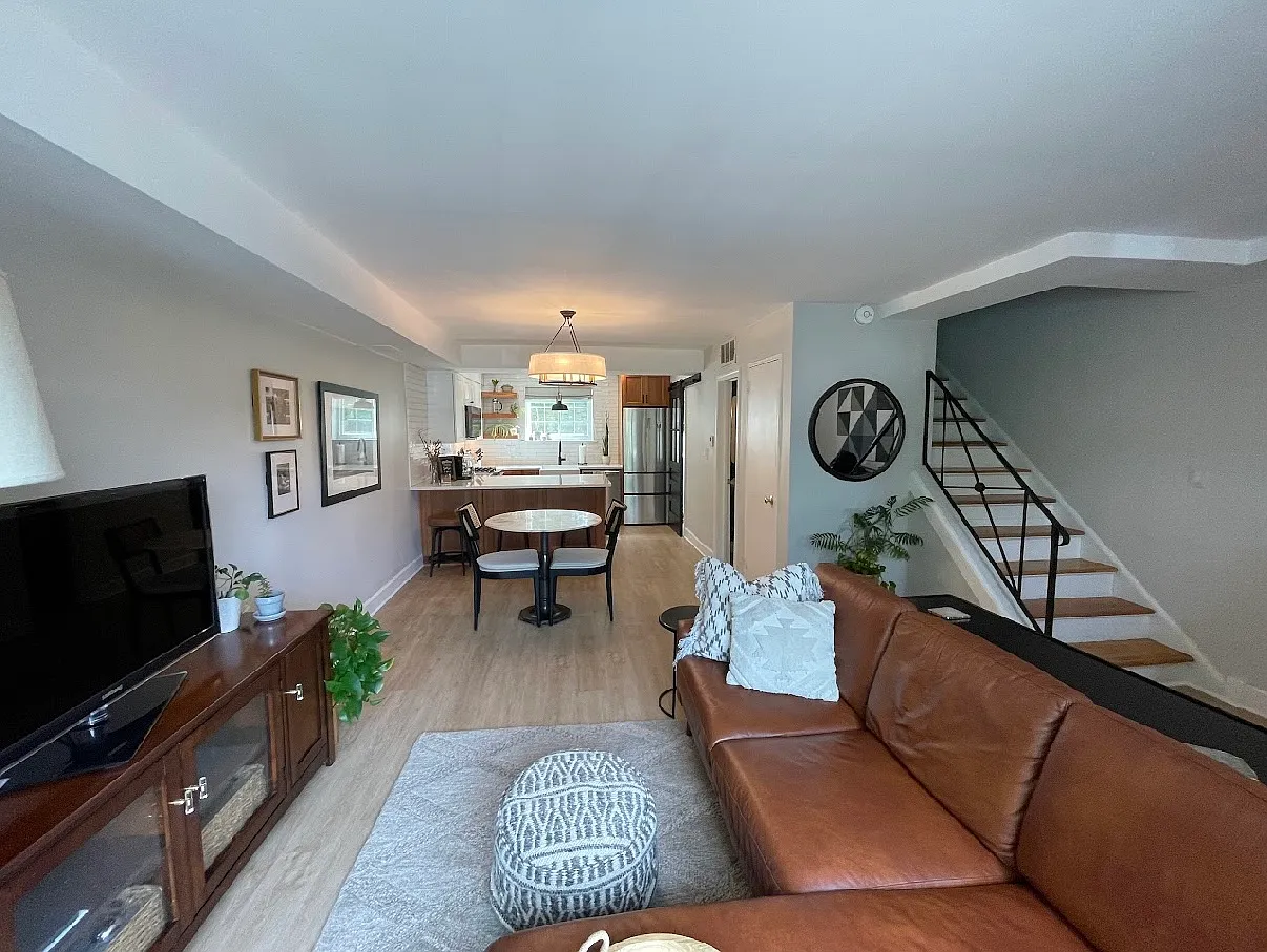 2 bed, 835 sqft, $3,000 — Photo 2