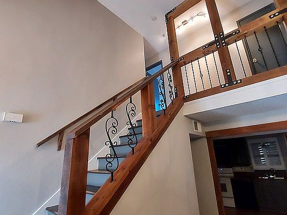 3rd image of 1810 Valley Glen Ct