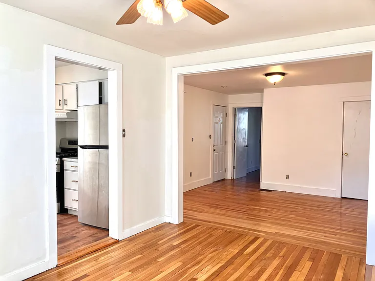 792 Summer St #4 — Photo 7