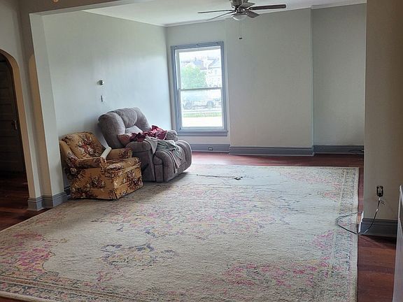 4th image of 4738 Friendship Ave