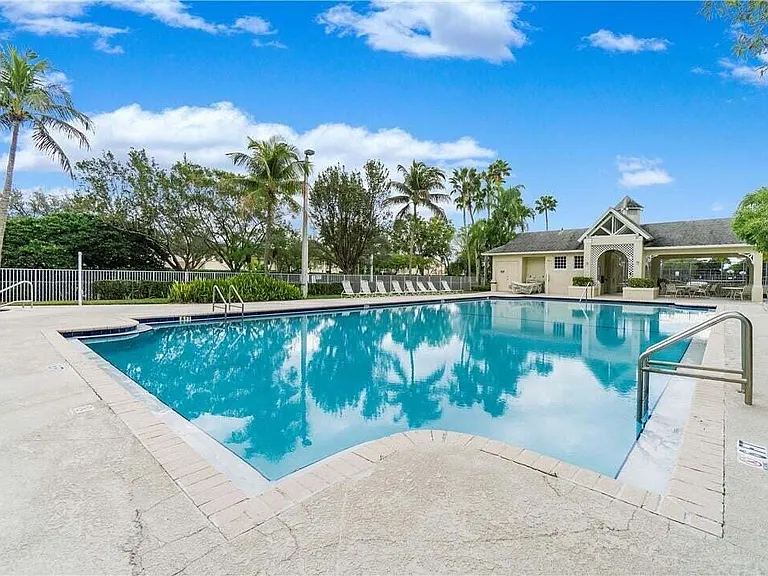 11010 Conch Ct — Photo 12