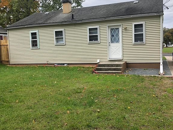 2nd image of 108 Woodlawn Ave N