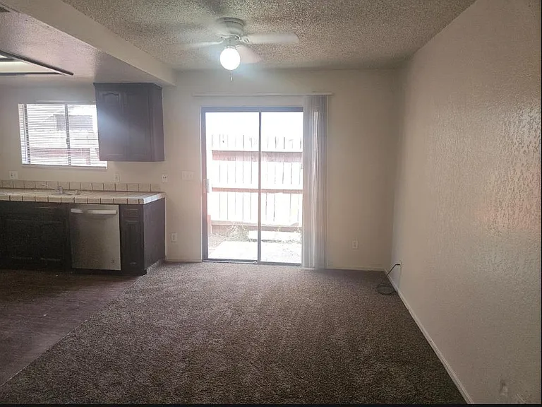 2336 N Fruit Ave — Photo 3