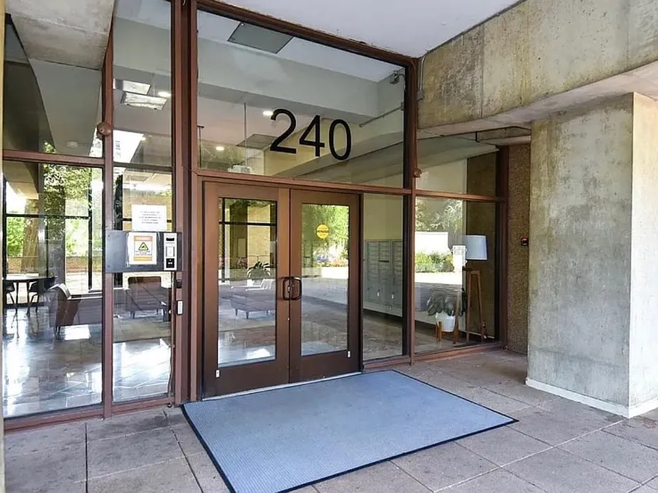 240 M St SW #E405