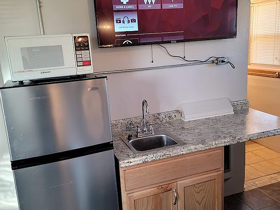 5th image of 38818 Yermo Rd #8