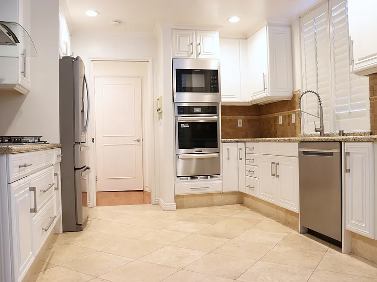 4225 Tujunga Ave #A — Photo 6