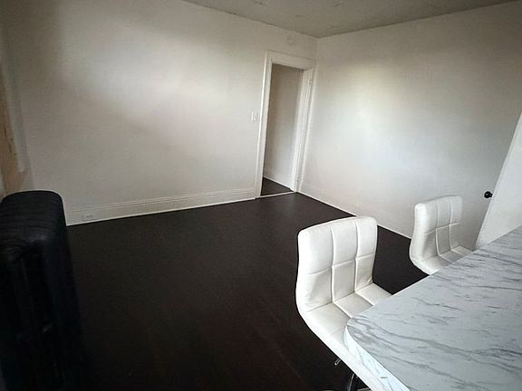 5th image of 758 W King St Unit 2