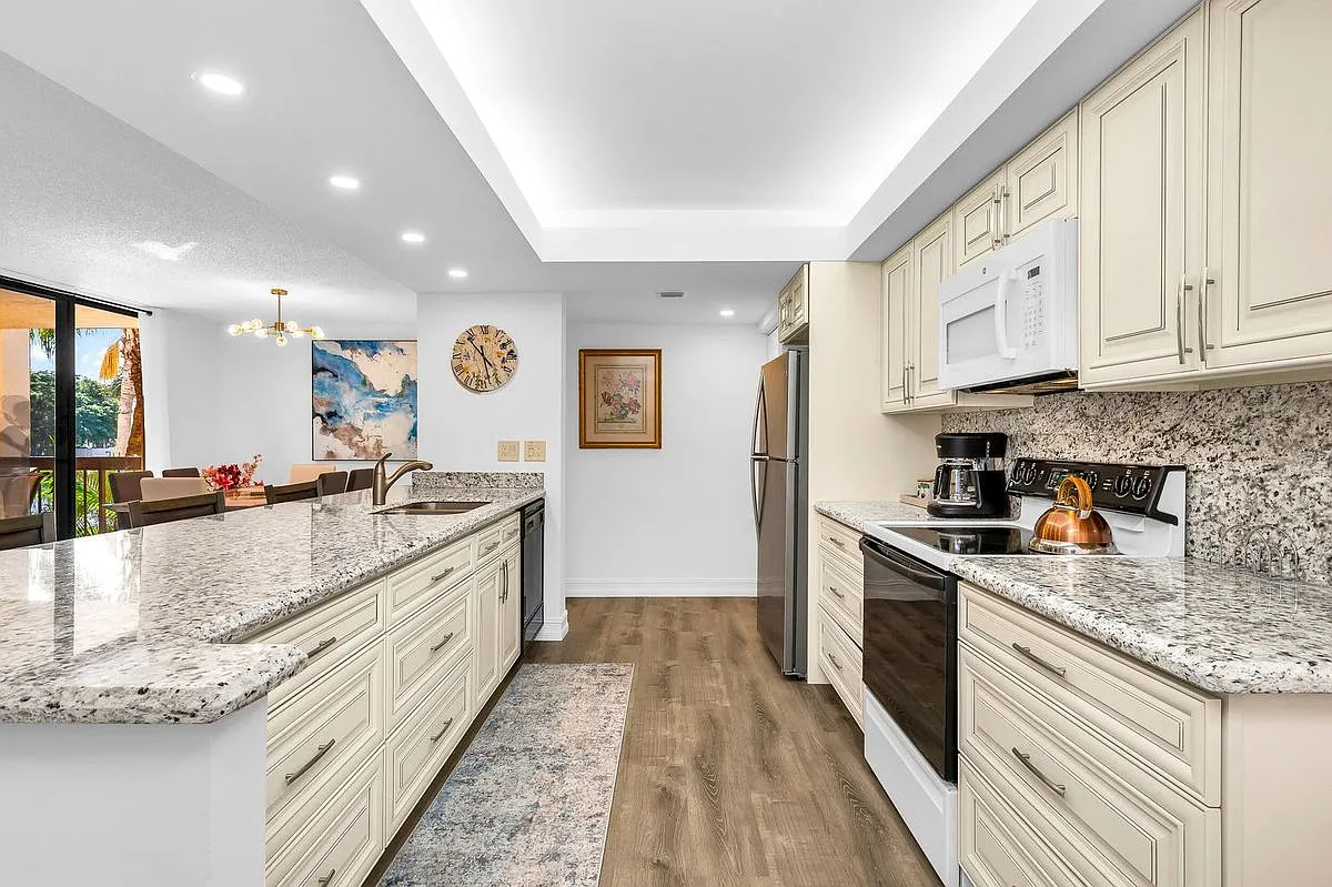 2 bed, 2.0 bath, 1175 sqft, $2,900 — Photo 3