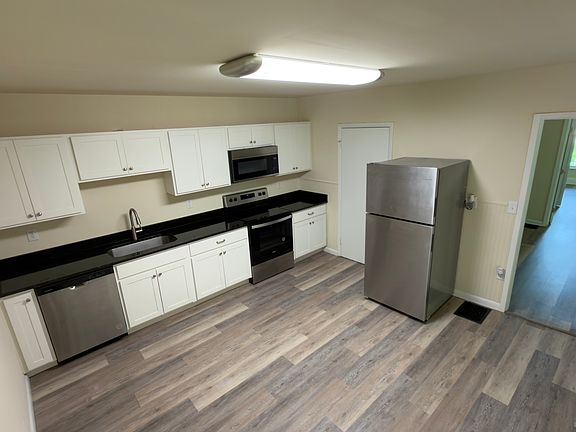 5th image of 205 N Church St Floor 1