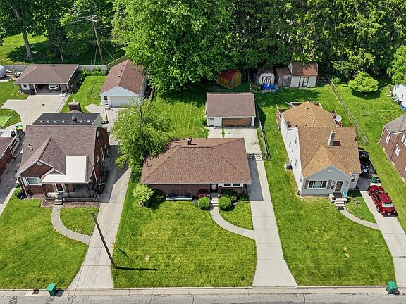 3rd image of 714 Highland Dr