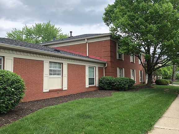 3rd image of 7450 Lions Head Dr APT D