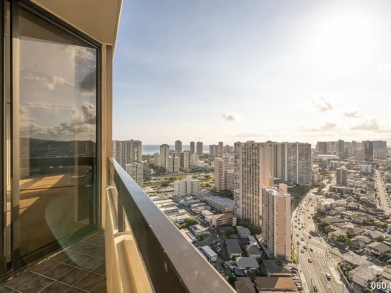 2499 Kapiolani Blvd #3800 — Photo 10