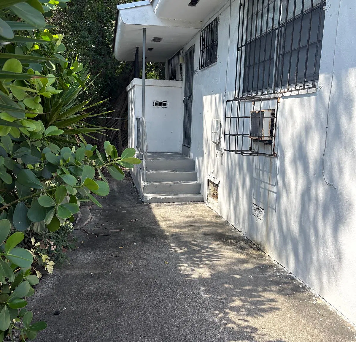 Studio, 350 sqft, $1,100 — Photo 1