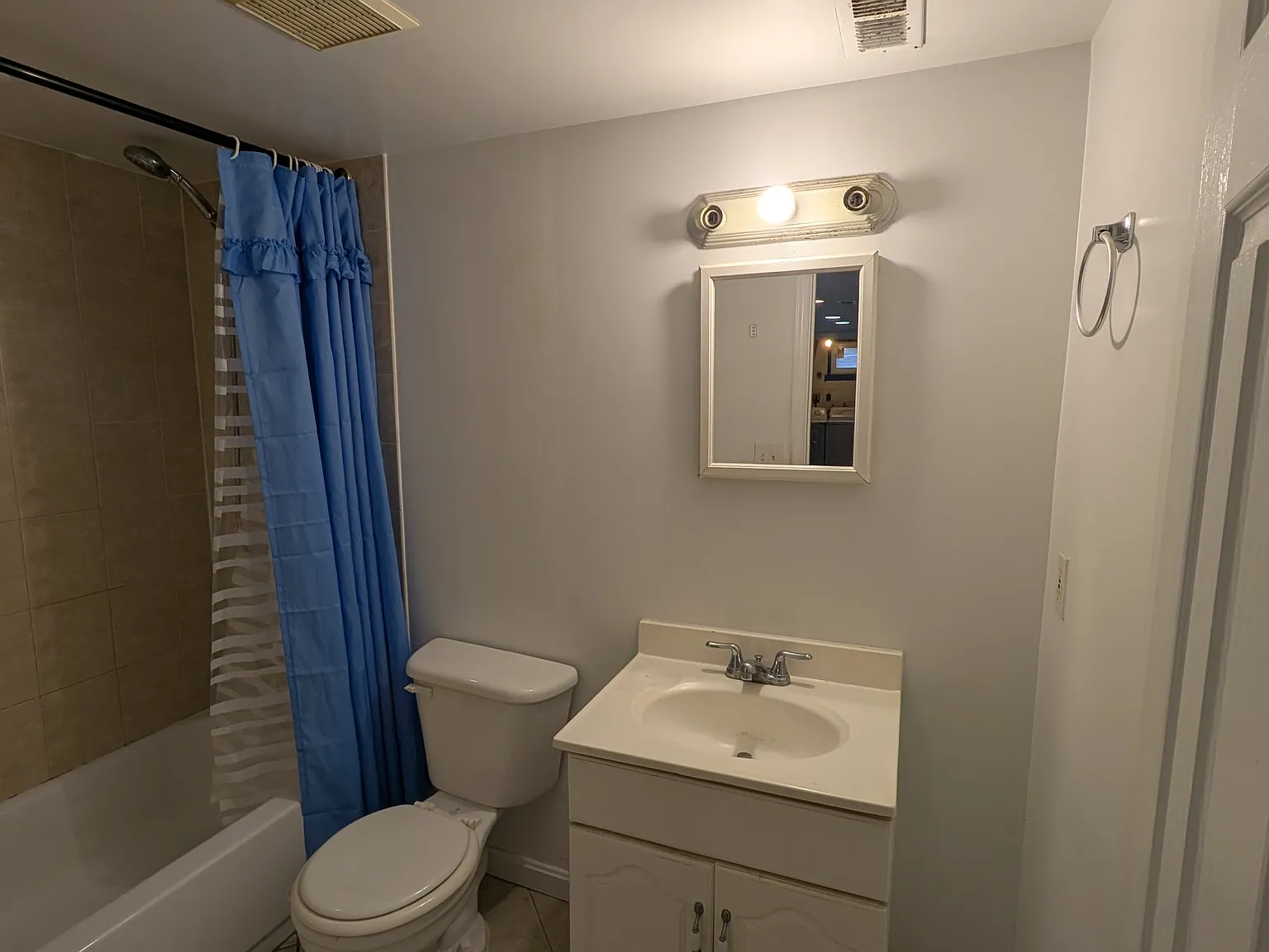 2 bed, 750 sqft, $1,500 — Photo 2