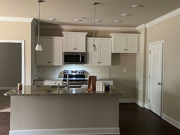 4th image of 6503 Moon Crest Ln
