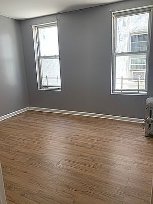 5th image of 660 Warwick St APT 1R