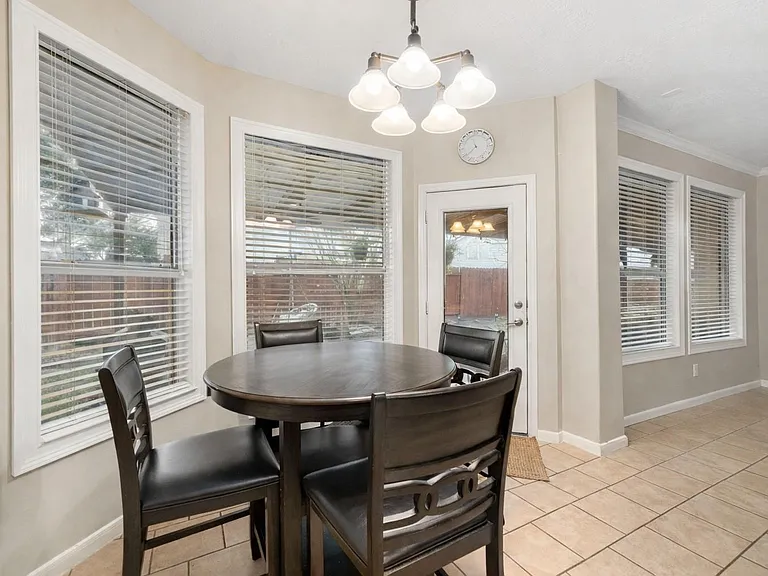 24647 Hampton Lakes Dr — Photo 14